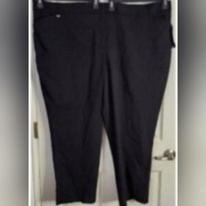 Avenue Women's NWT Black Super Stretch Trouser Size 32